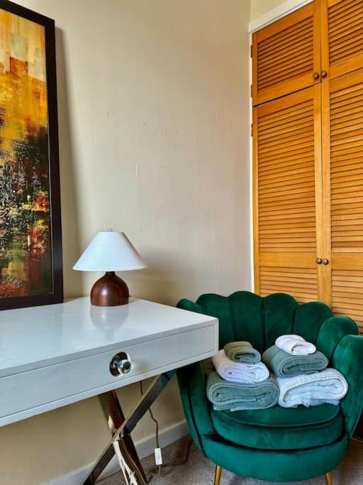 Apartment Two Bedroom Maisonette In The Heart Of The West End *